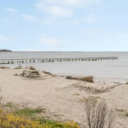 Vakantiehuis Maybrit - 50m From The Sea By Interhome