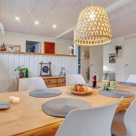 Maybrit - 50m From The Sea By Interhome *