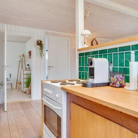 Maybrit - 50m From The Sea By Interhome Nyaraló *
